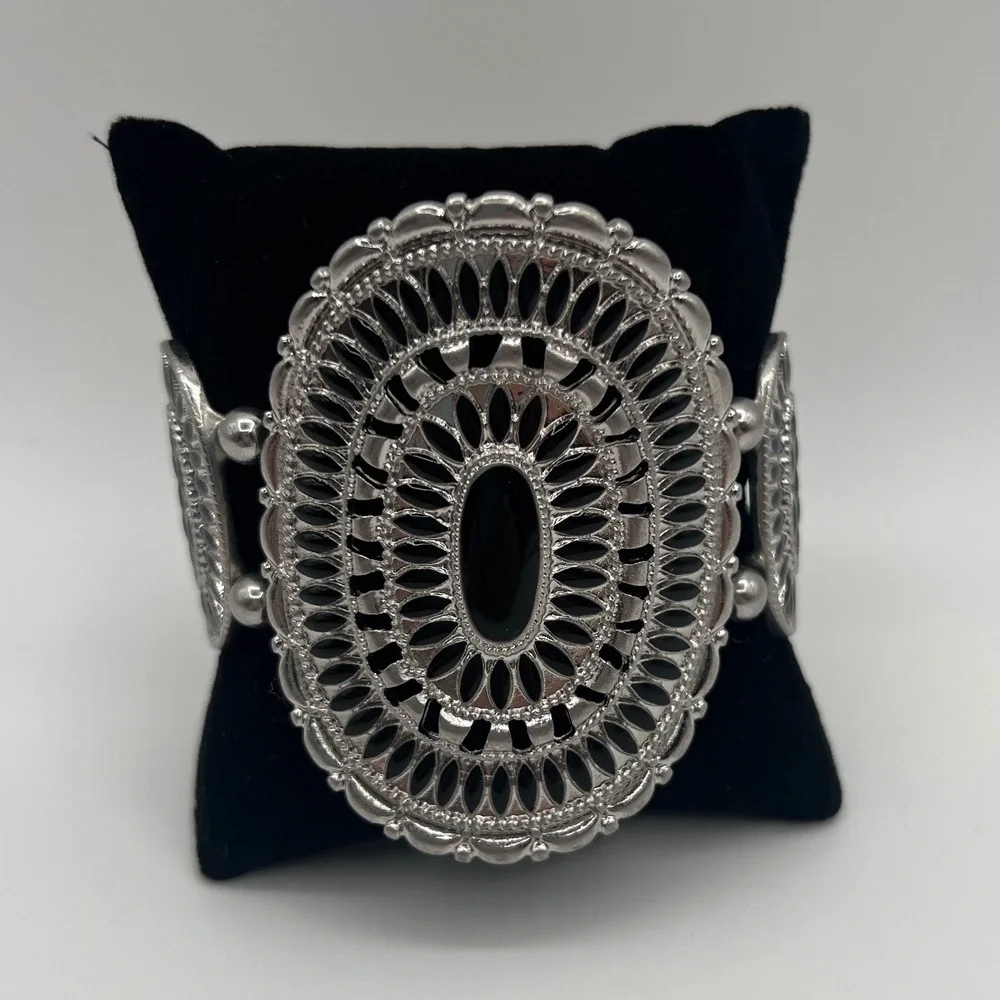 Silver Tone Filigree Stretch Cuff Bracelet Black Cabochon Boho Statement Jewelry